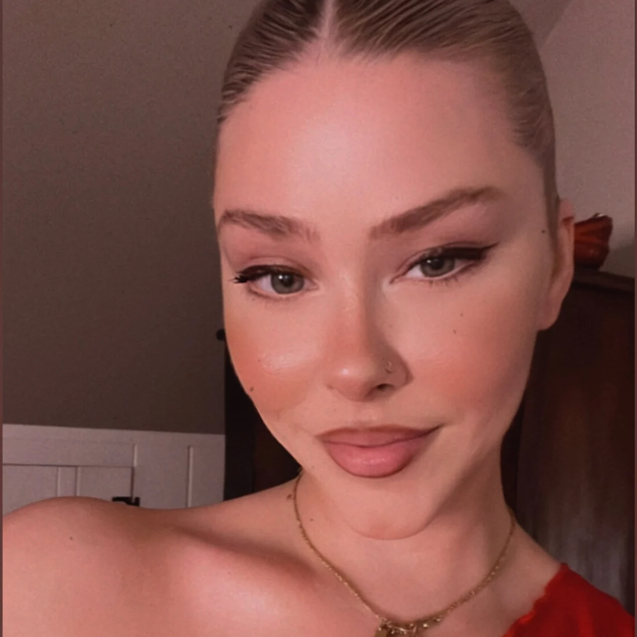 Nova van Gogh - OnlyFans model