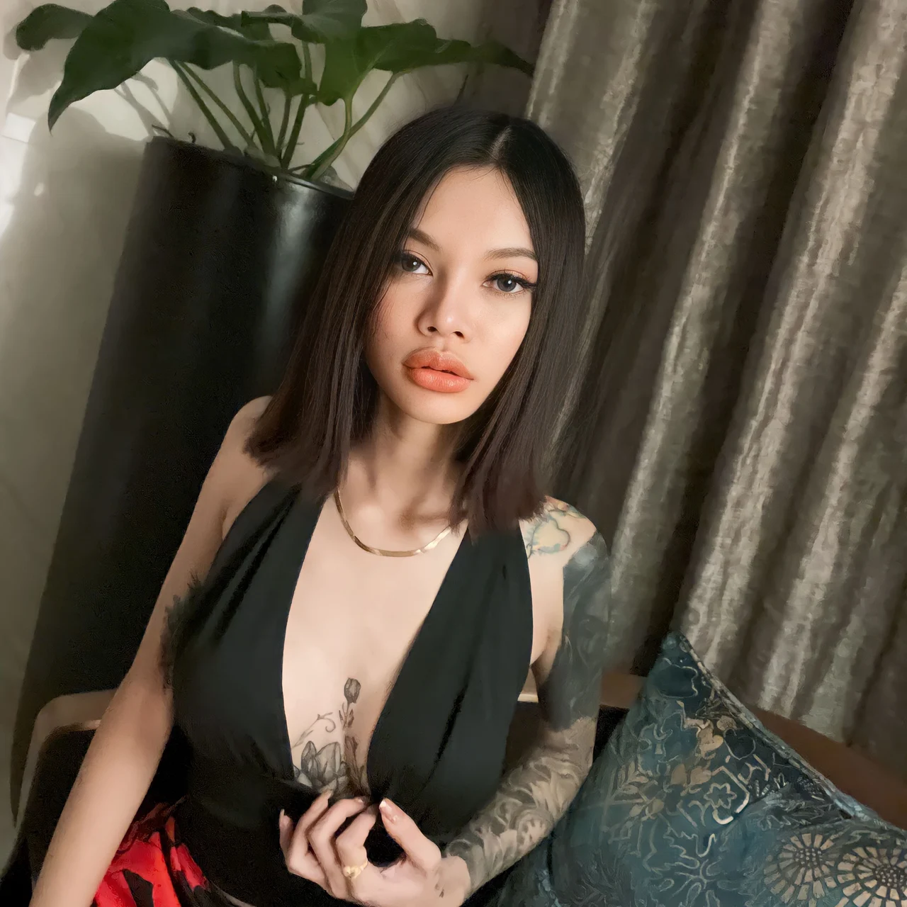 Naughtybitch😘😘😘 - OnlyFans model