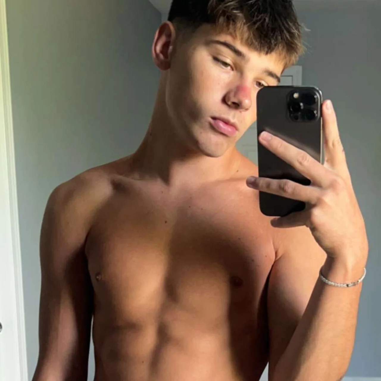 ADW VIP (opashVIP) - OnlyFans model