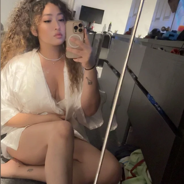 PersuAsian - OnlyFans profile picture