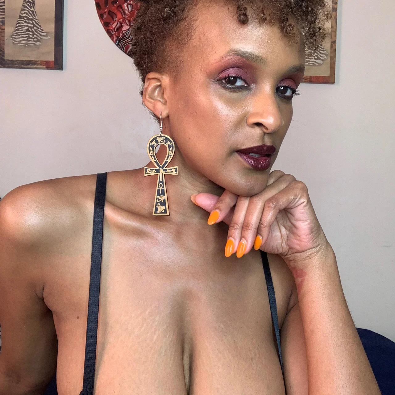 Physique2u - OnlyFans model