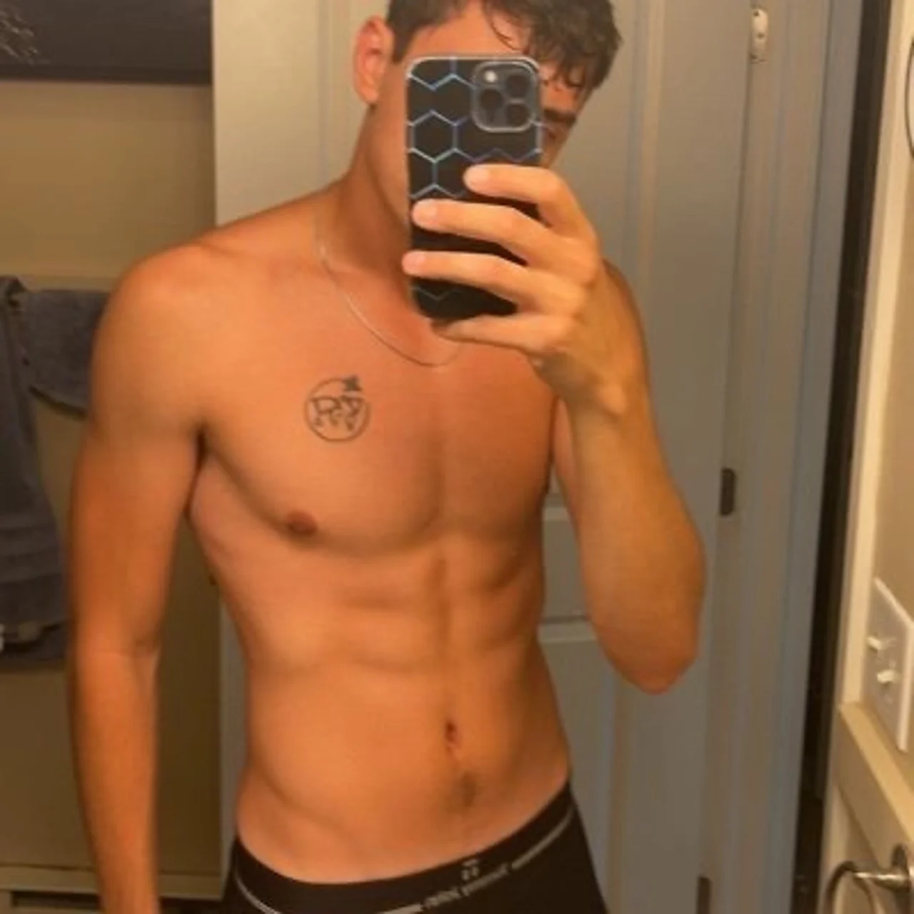 Pilotboixxx - OnlyFans model