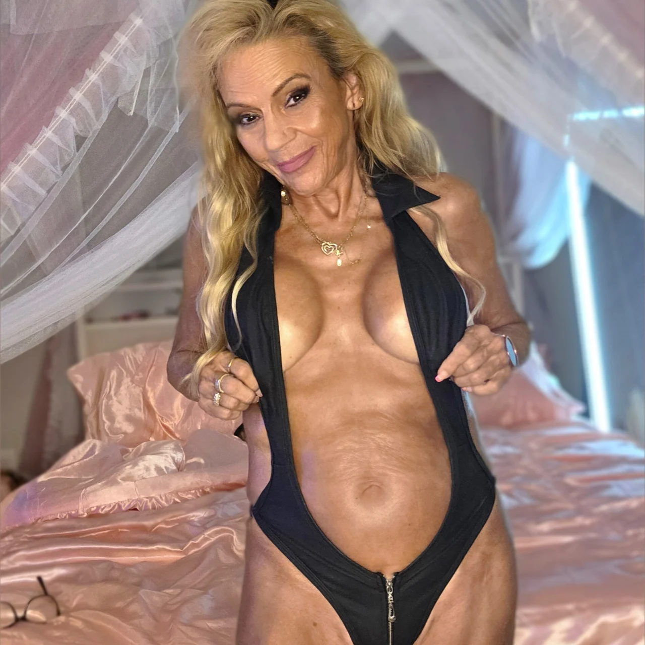 Sherry - OnlyFans model