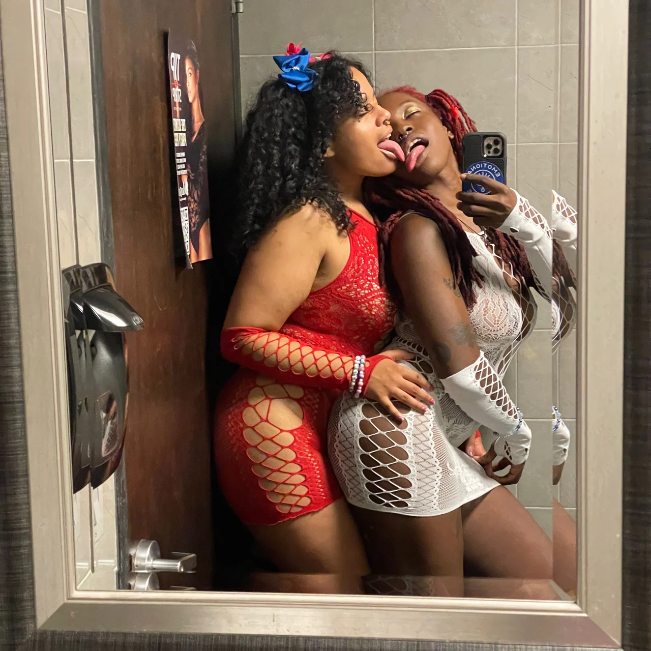Pisces &amp; Classy Steph *NO PPV* - OnlyFans model