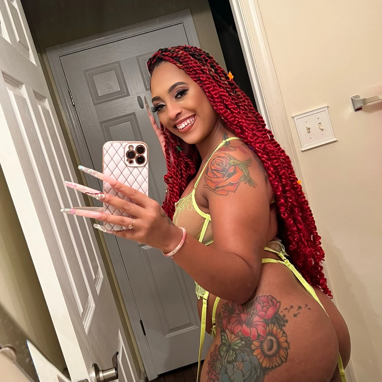 👅   TAKING IT IN THE ASS 🍓 - OnlyFans model