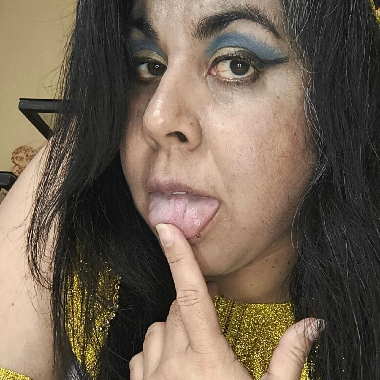 Fat and hairy pussy🔥 your sexy mommy 🩷 - OnlyFans model