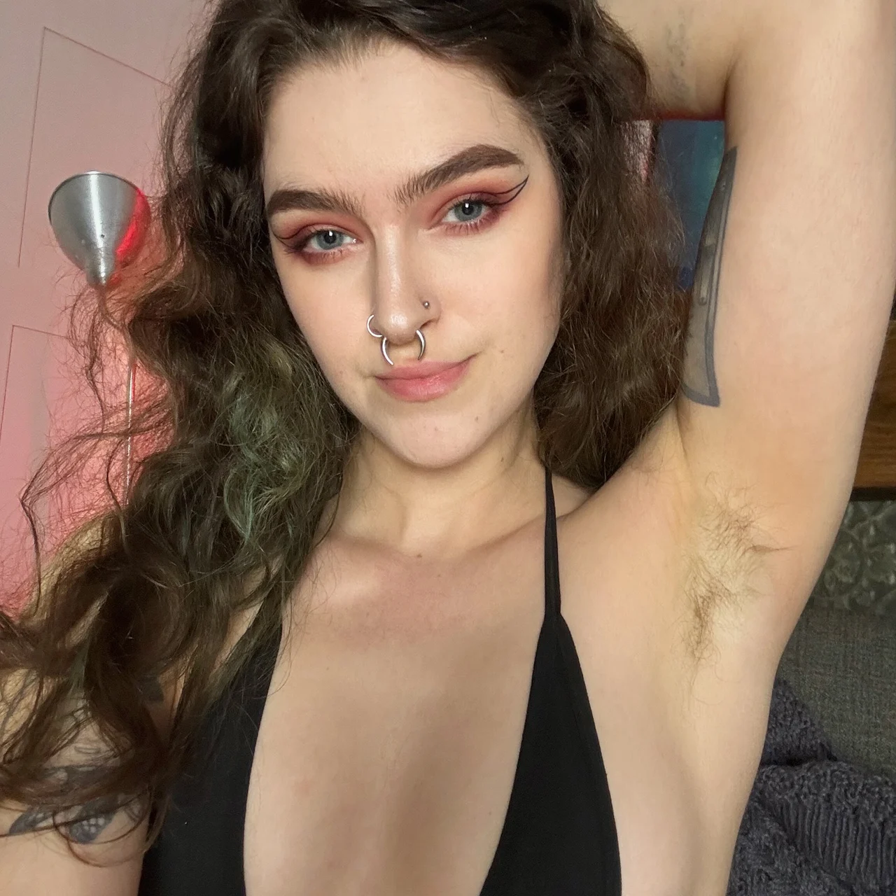 Rae 🌙 hairy nerd - OnlyFans model