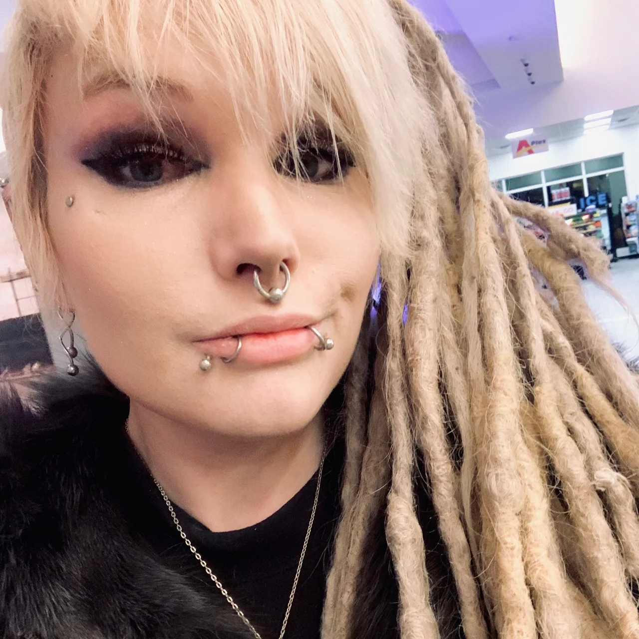 RaSkull - OnlyFans model