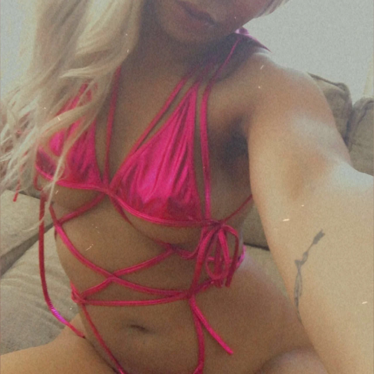 Renee Raw 💦 - OnlyFans model