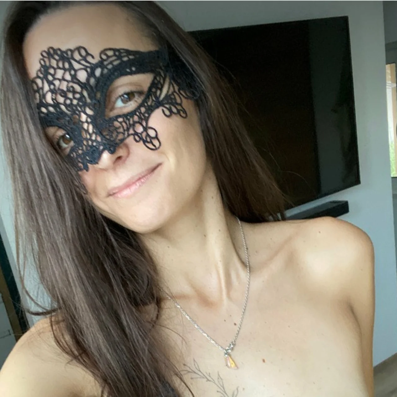 Rebecca Wifey 🖤 Im real Wifey material ! - OnlyFans model