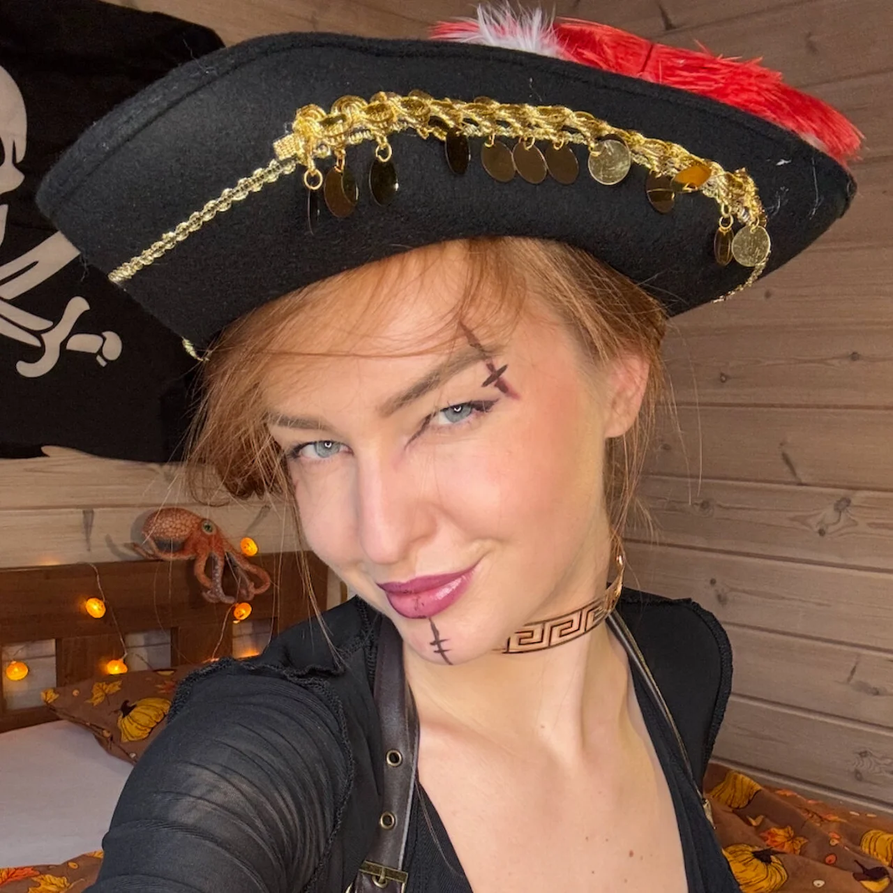 𝐒𝐜𝐚𝐫𝐥𝐞𝐭 | 𝐑𝐞𝐝 𝐃𝐫𝐚𝐠𝐨𝐧 🐲🔥 - OnlyFans model