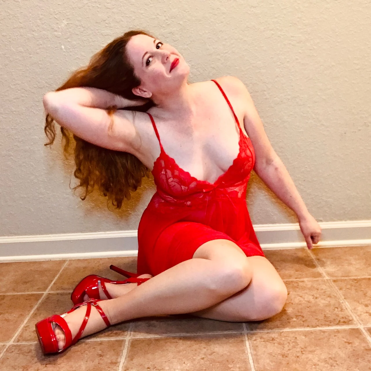 RedvixenVIP - OnlyFans model