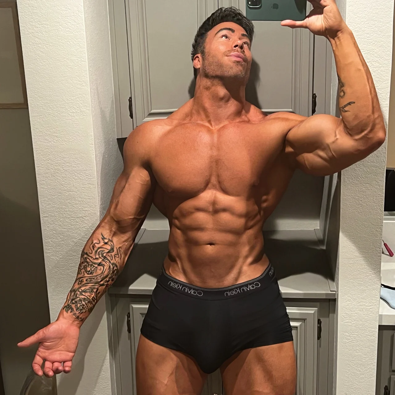 Reese ⚔️ 6'6" &amp; Hung (830+ Wall Posts) - OnlyFans model