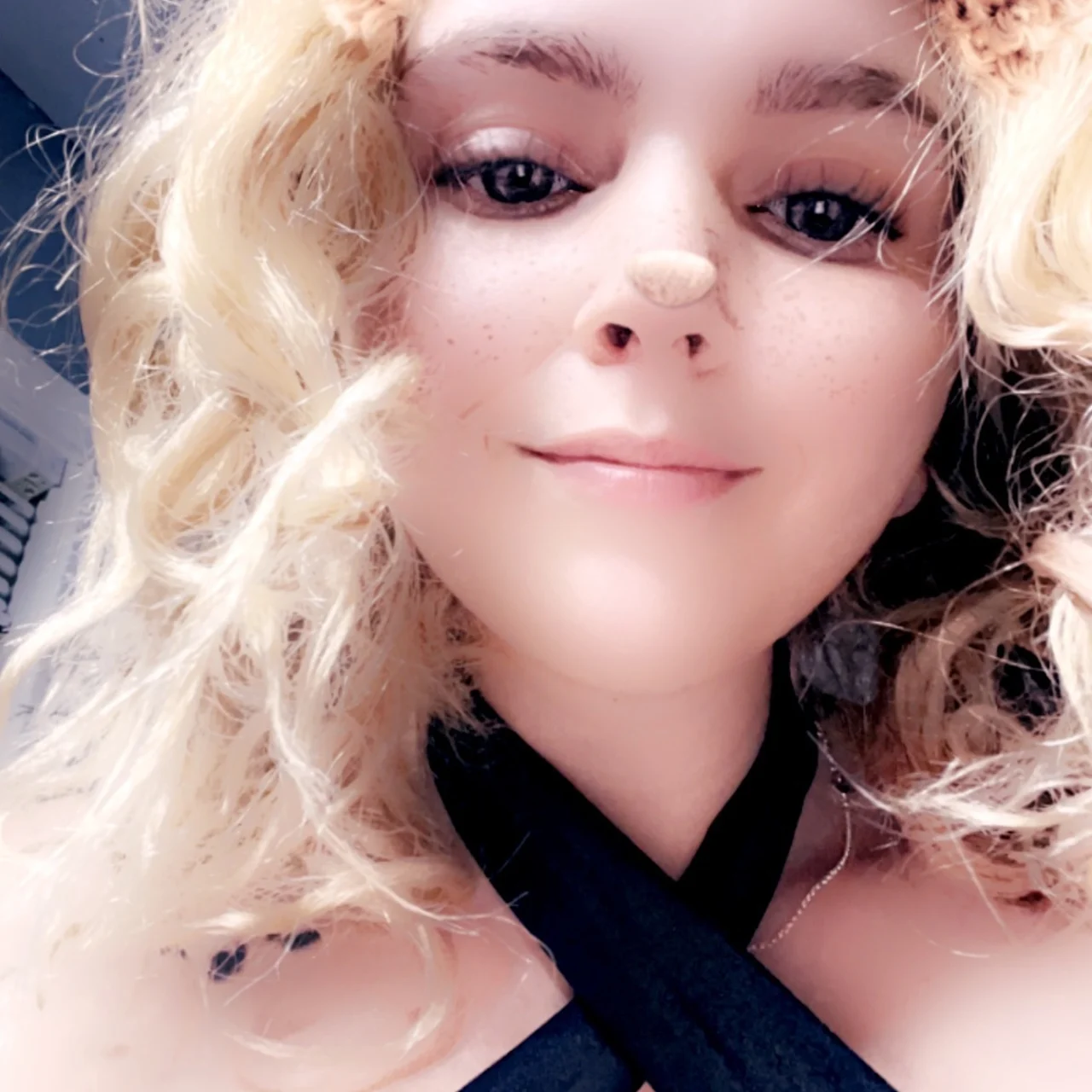 Retro caterpillar - OnlyFans model