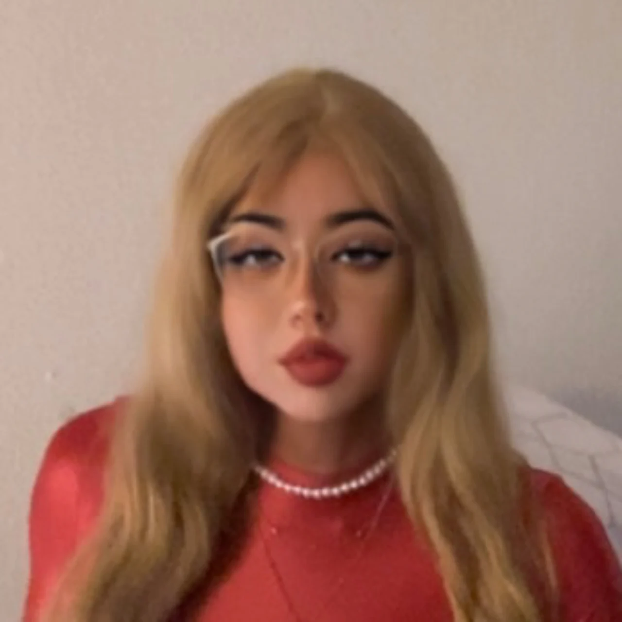 Reyna Roland - OnlyFans model