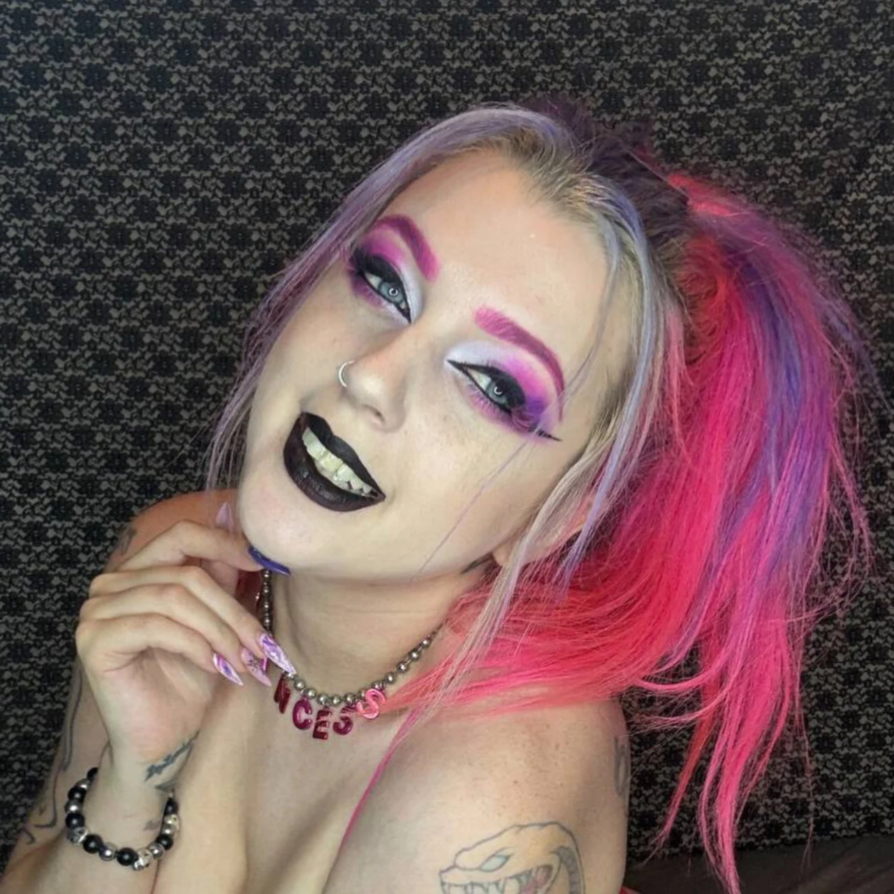 Customs Open π₯ - OnlyFans model