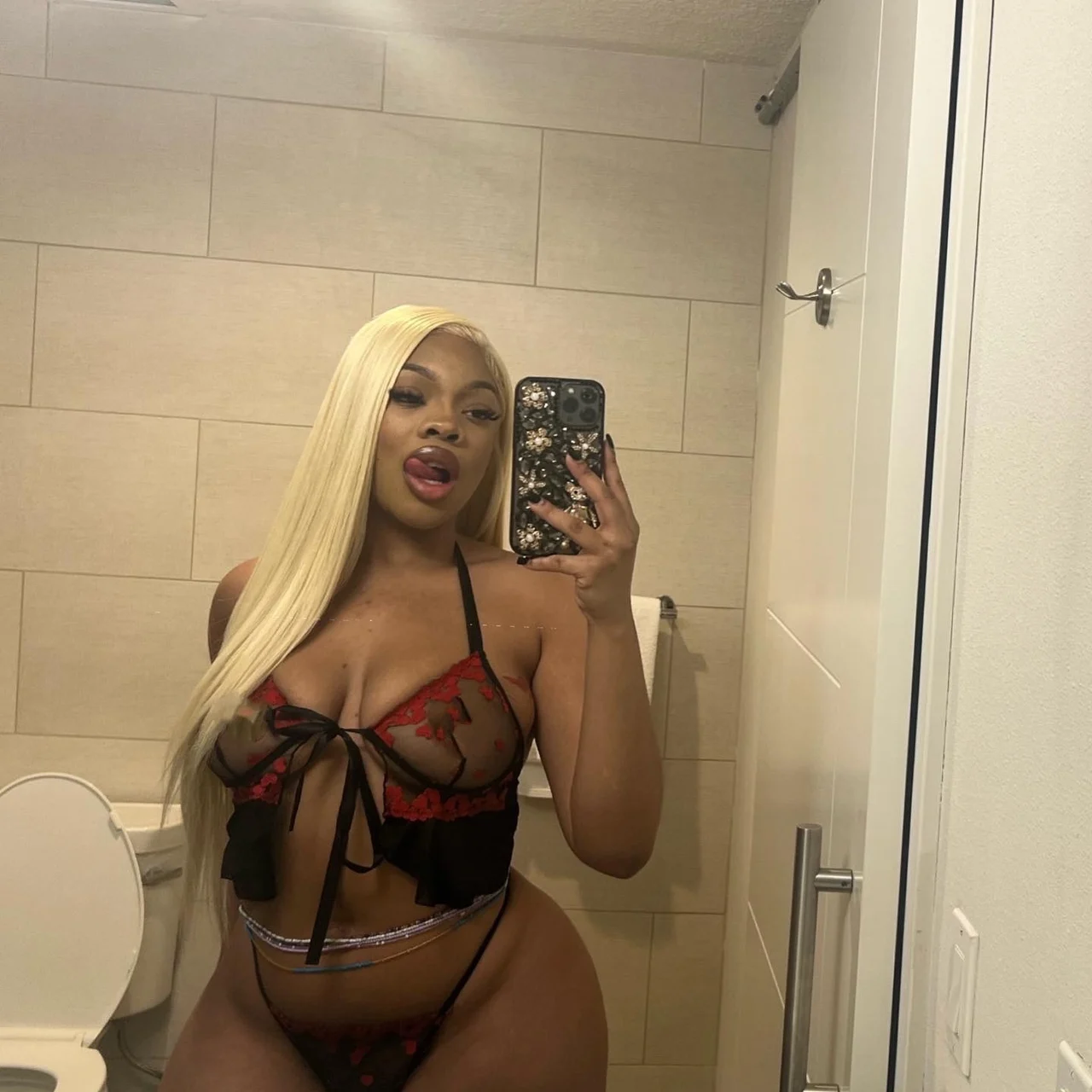Roxy Dream - OnlyFans model