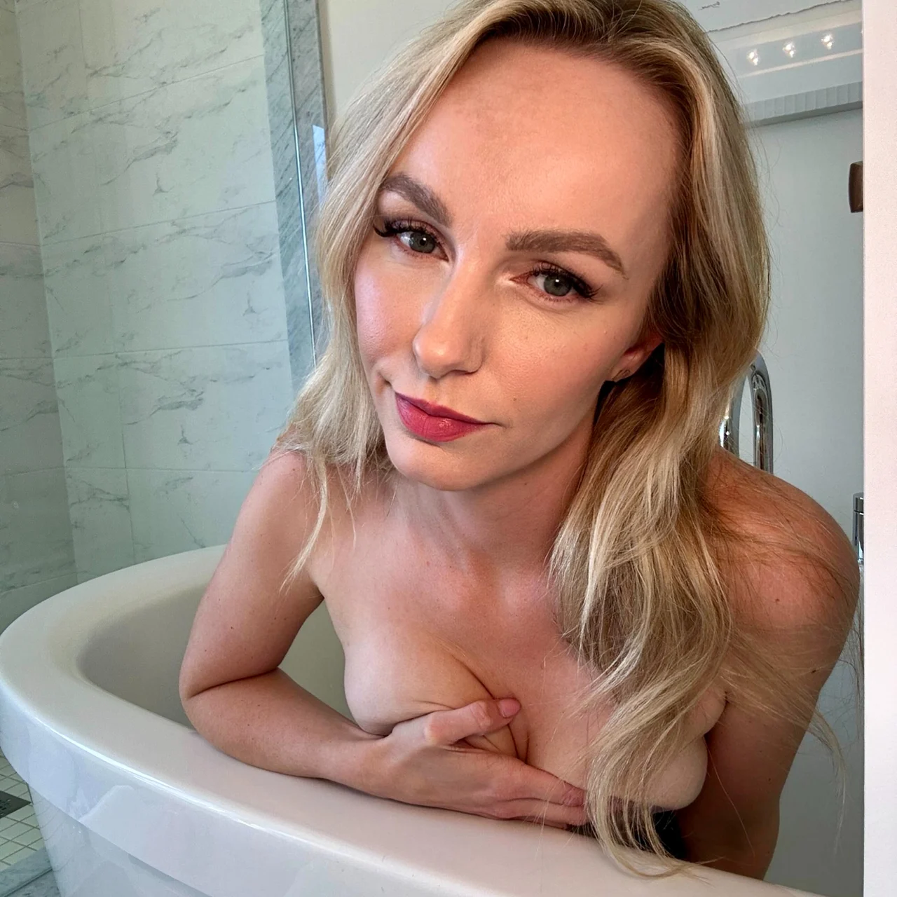 Spicy Nurse Ryleigh🔥 - OnlyFans model