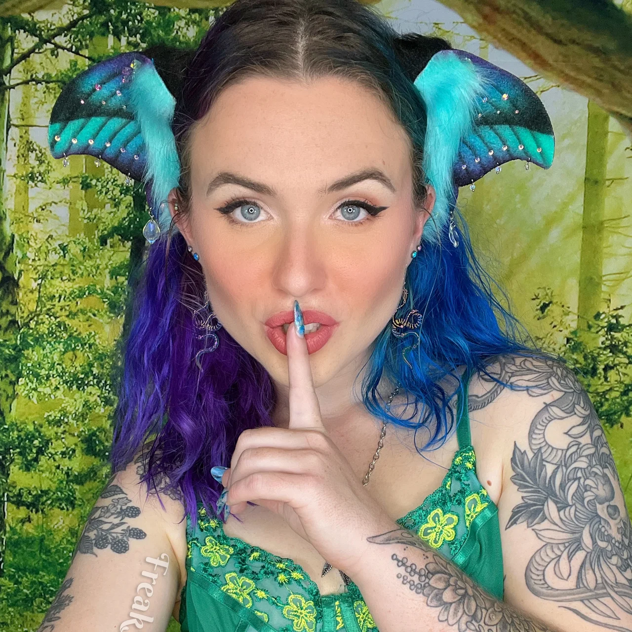 𝐒𝐀𝐆𝐄 🌿 𝐁𝐀𝐂𝐊𝐃𝐎𝐎𝐑 𝐍𝐘𝐌𝐏𝐇𝐎 - OnlyFans model