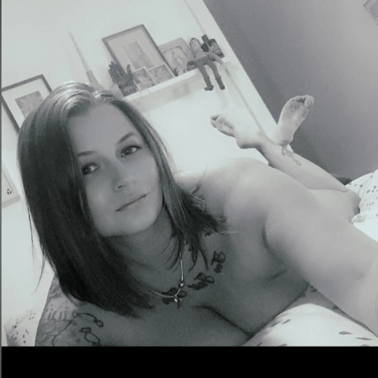 Salacious12 - OnlyFans model