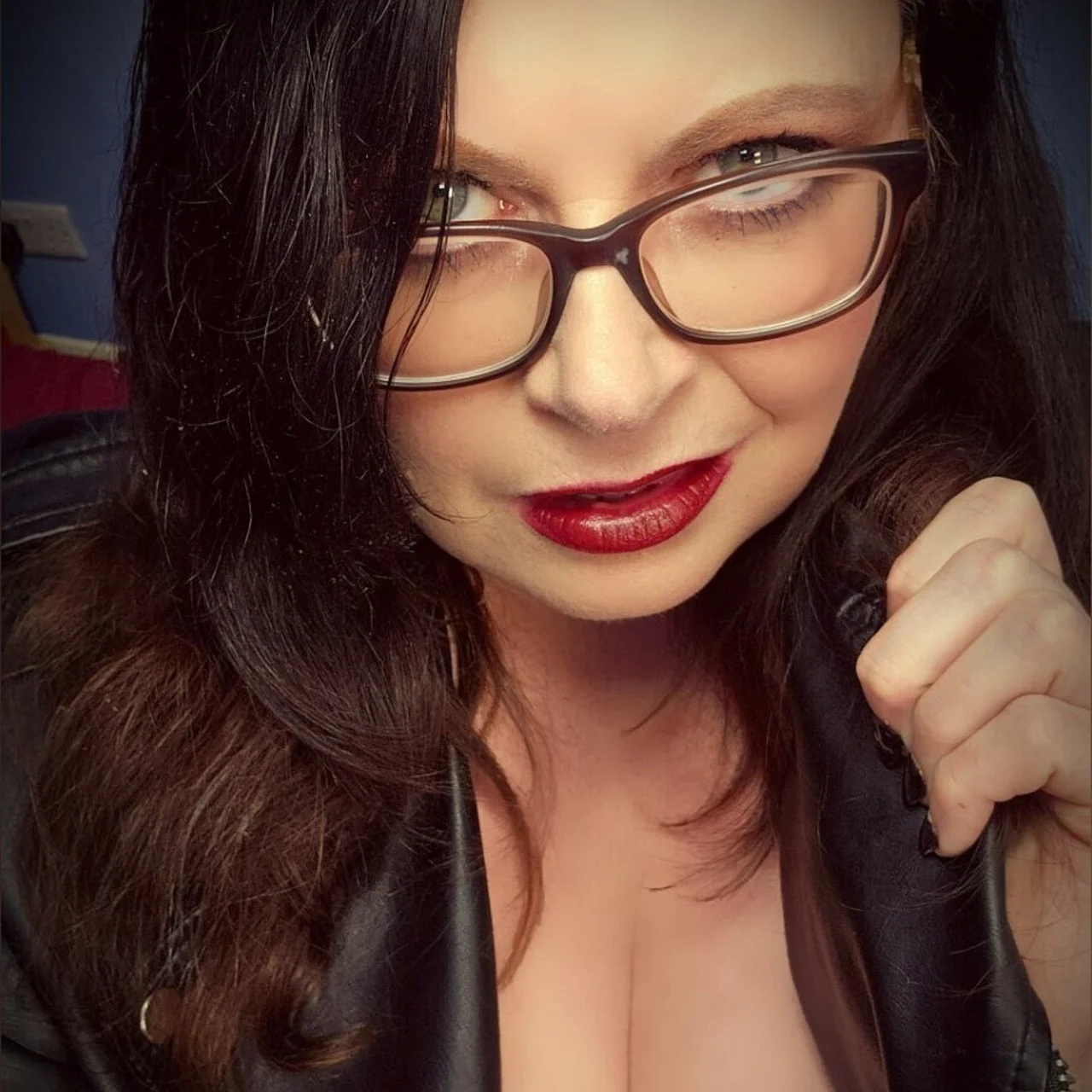 Mature Busty MlLF - 44J Natural Tits - OnlyFans model