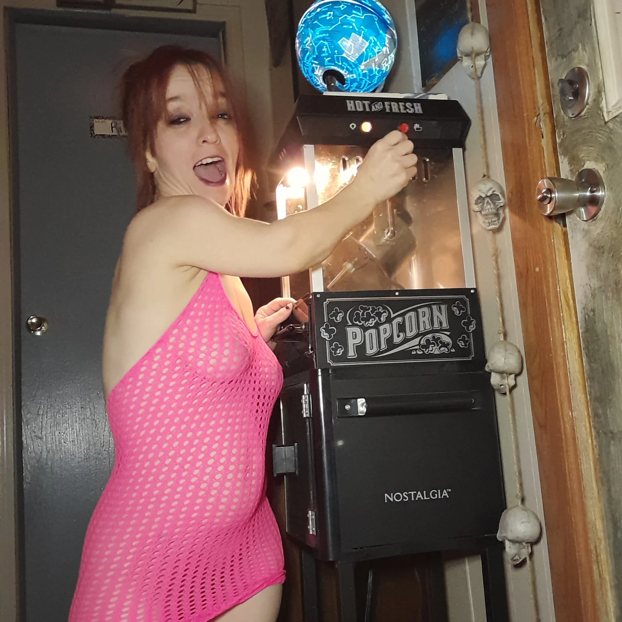 Midget Love - Freak Show - OnlyFans model