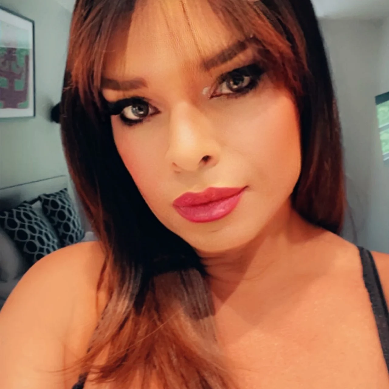 Linda tgirl - OnlyFans model