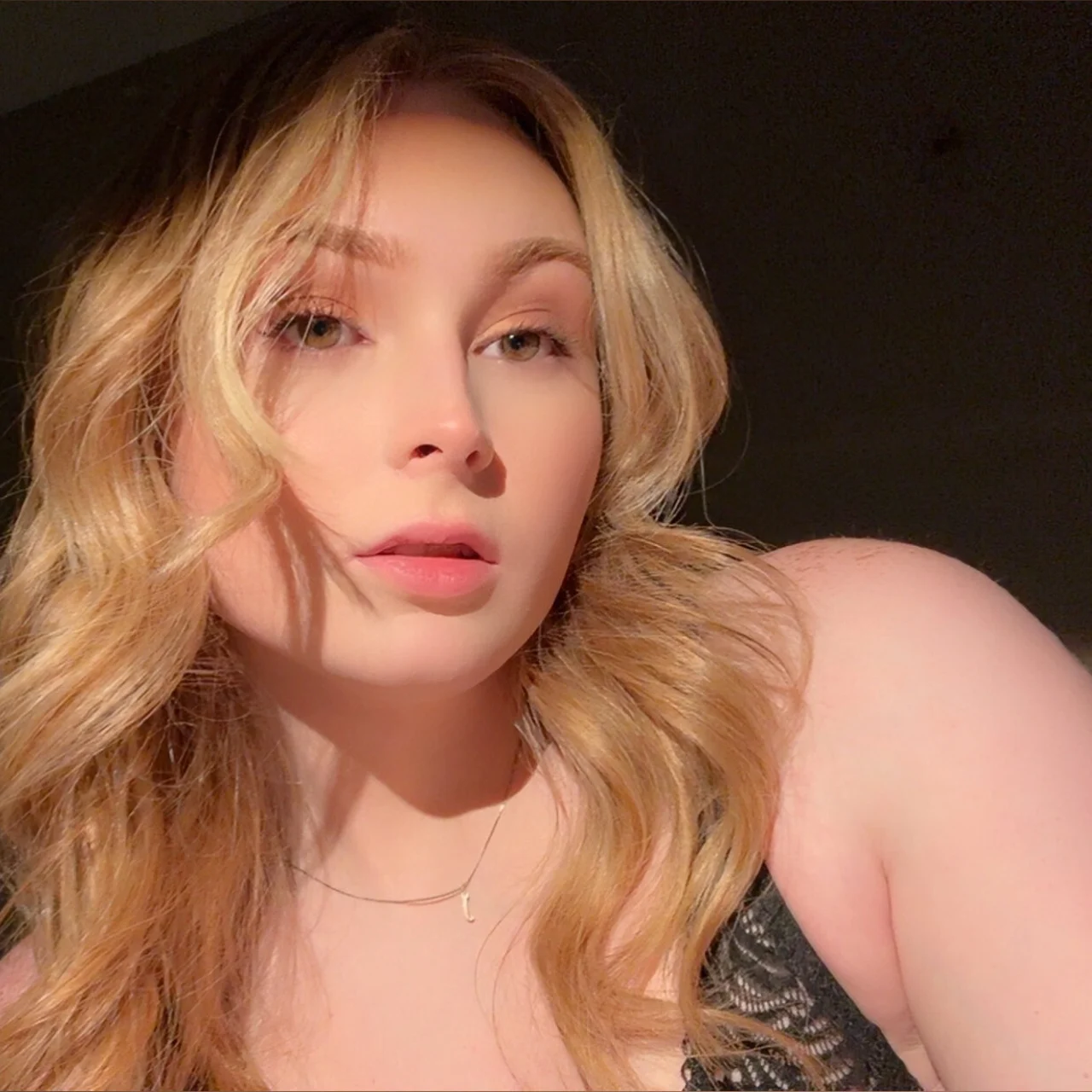 Sarah💫 - OnlyFans model