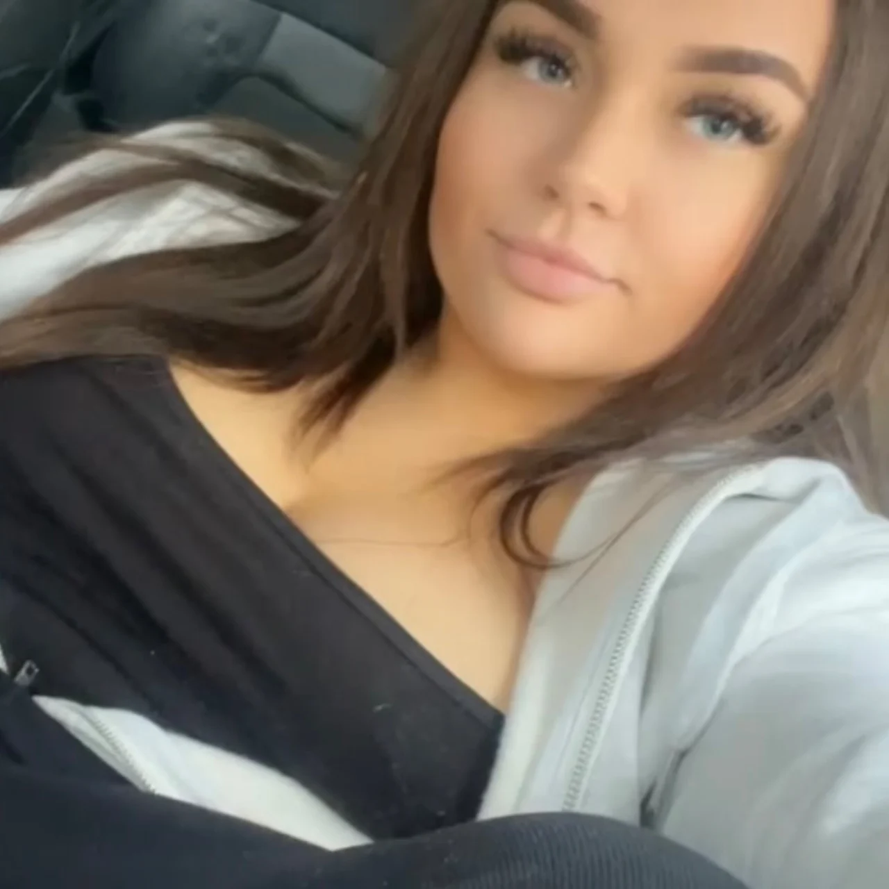 Siennaajae - OnlyFans model