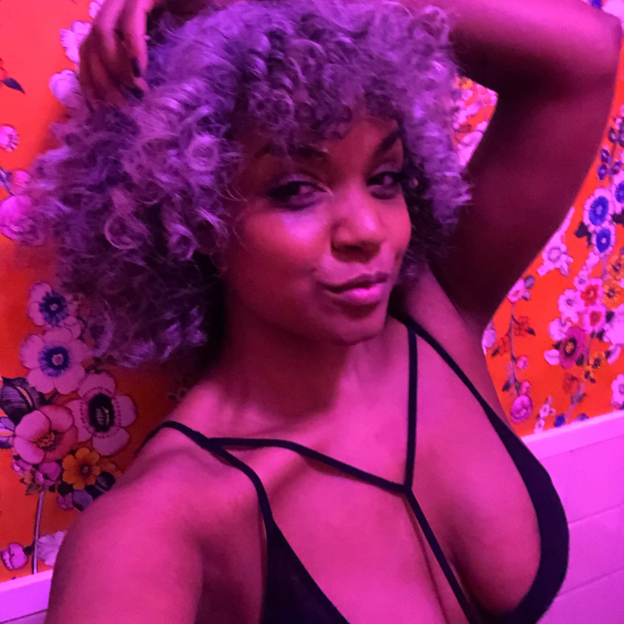 Sinnamon Love - OnlyFans model