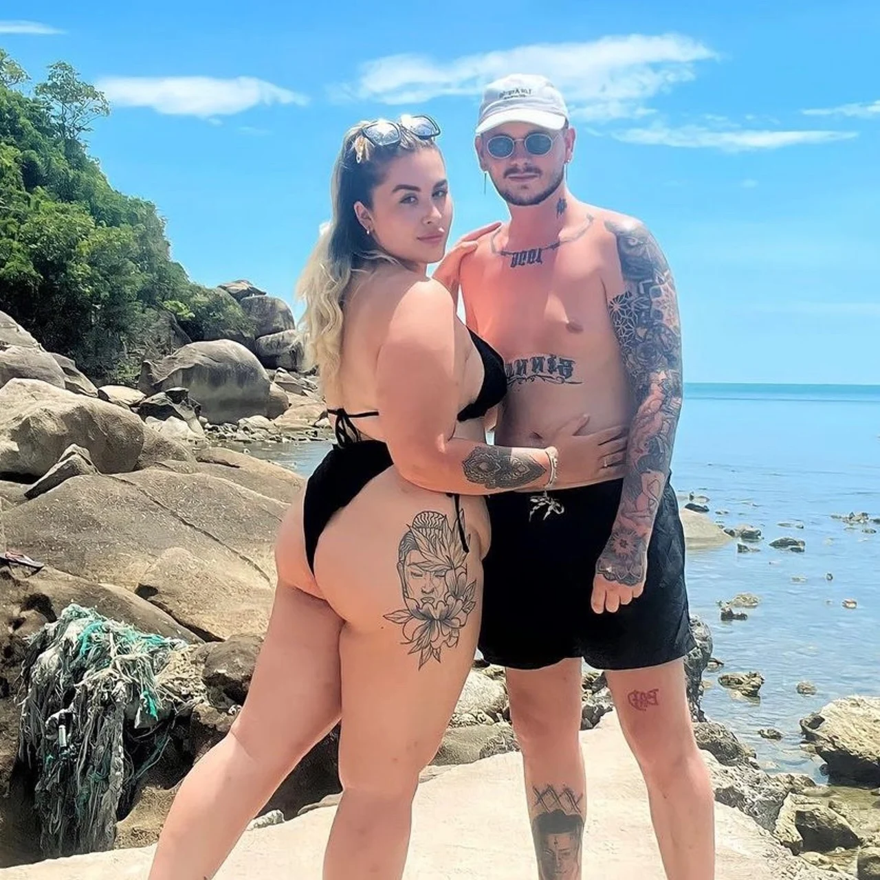 𝔖𝔦𝔫𝔫𝔢𝔯ℭ𝔬𝔲𝔭𝔩𝔢 - OnlyFans model