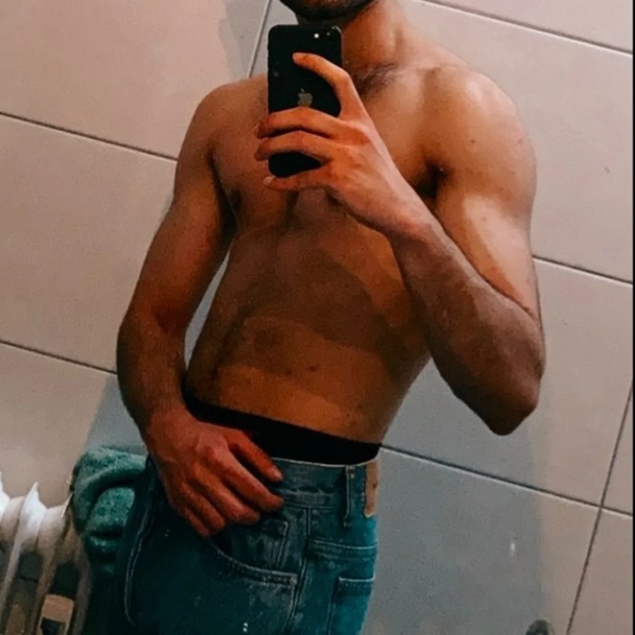 YARO™ - OnlyFans model