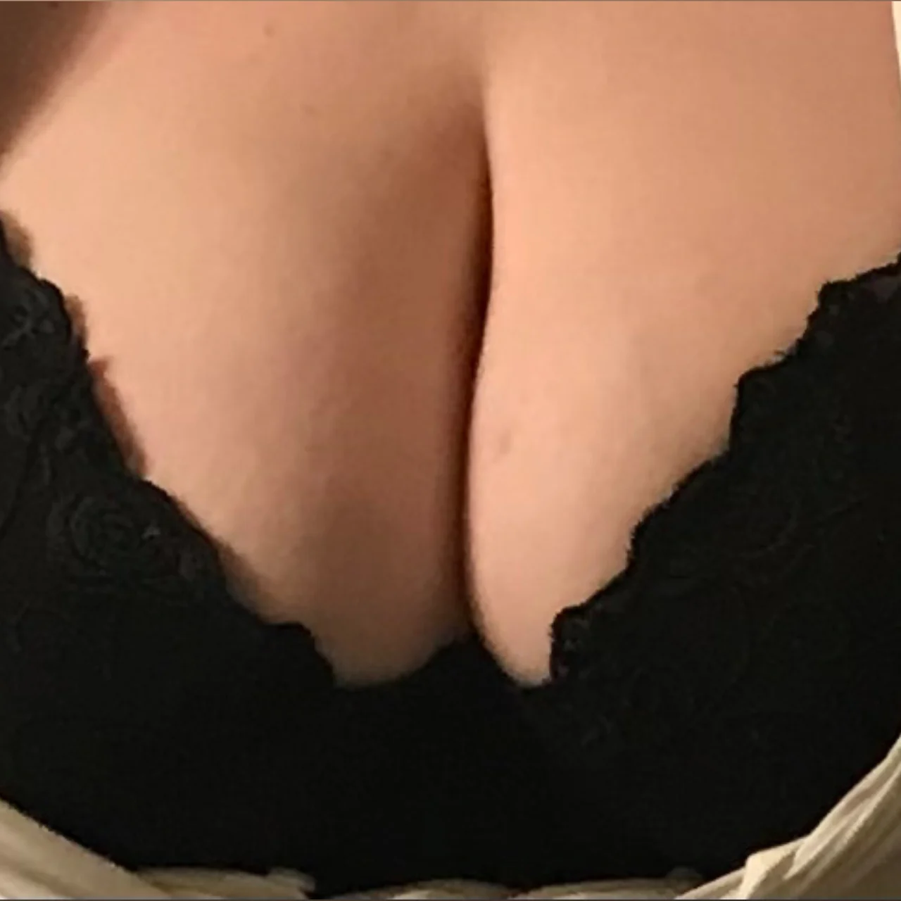 soccermomfree - OnlyFans model