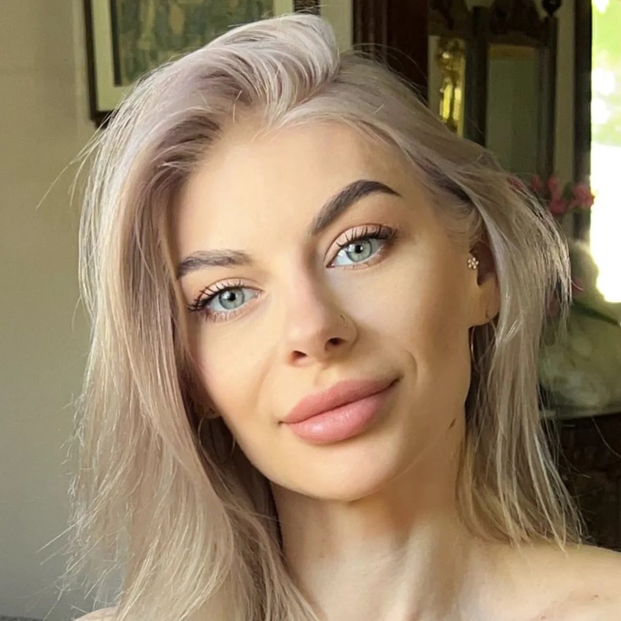 Sofia White - OnlyFans model