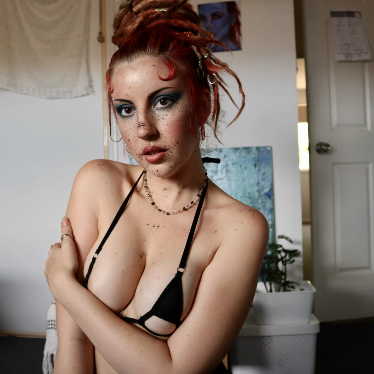 Sapphire Salt (Paid: @Solar.Snatch) - OnlyFans model