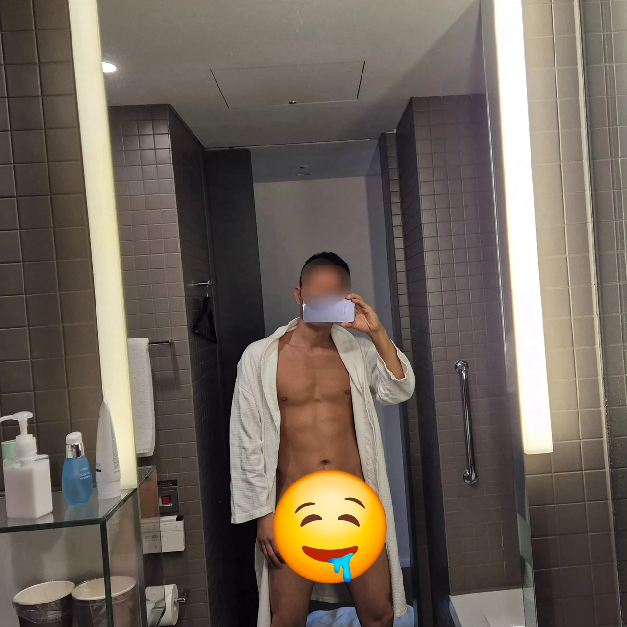 Sung jin TOP - OnlyFans model