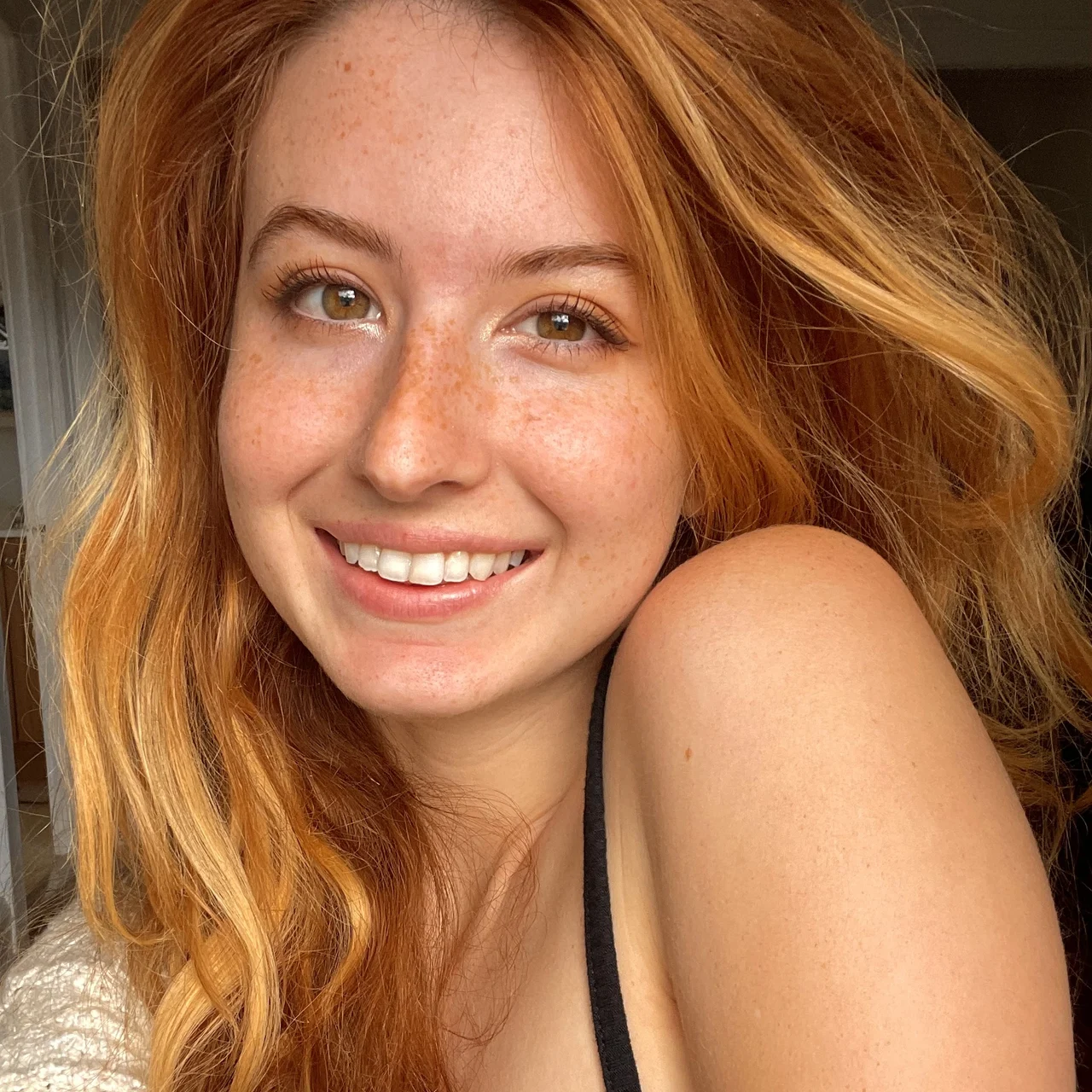 Strawberry Kisses - OnlyFans model