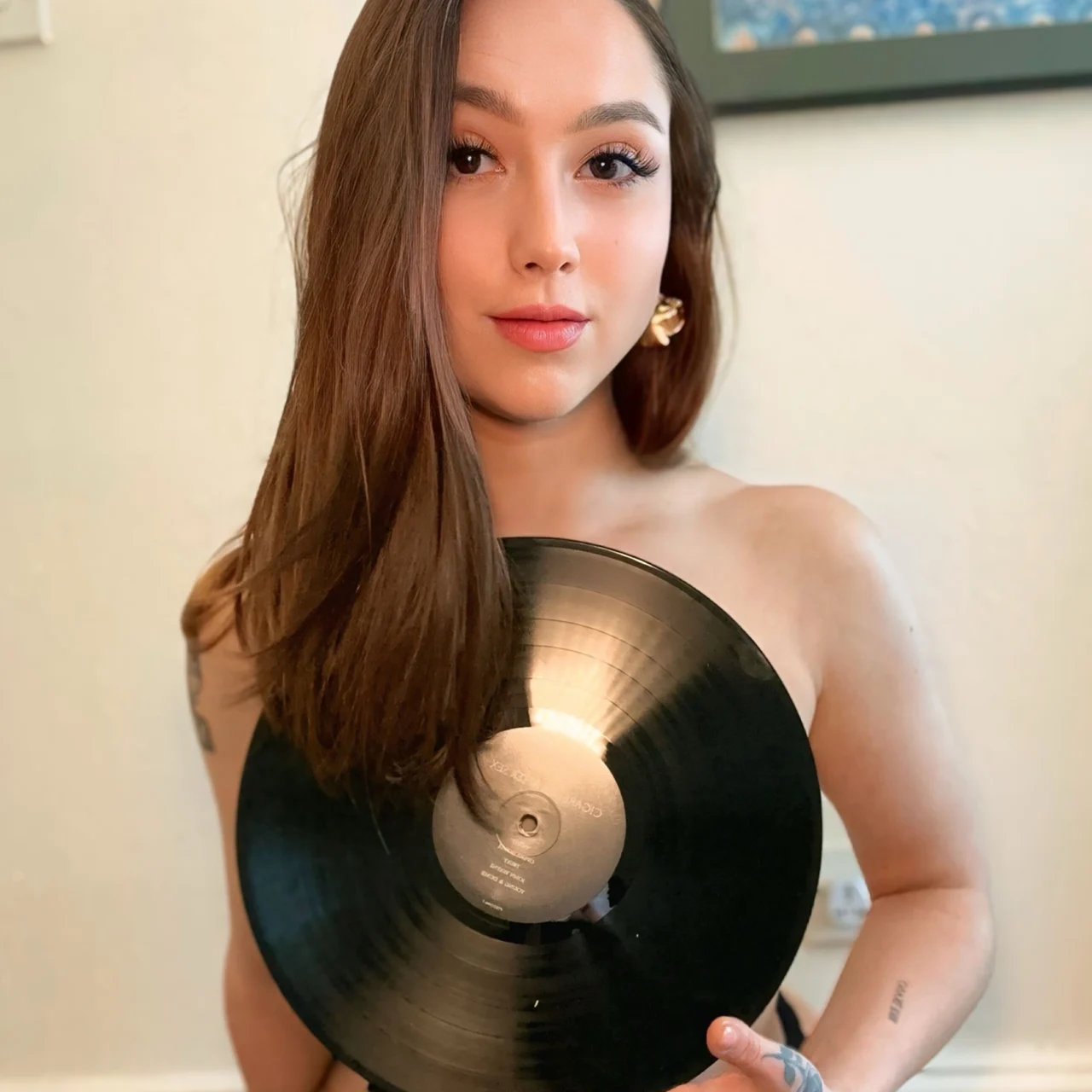🎶 Emilia Grooves 🎶 - OnlyFans model