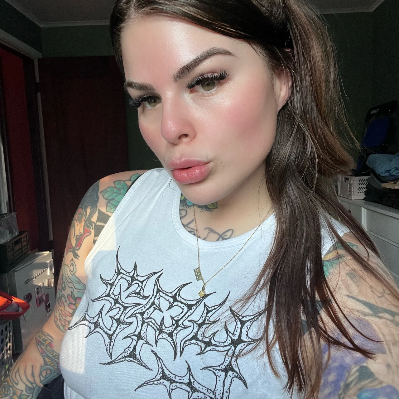 Emma (sugarbooty) - OnlyFans model