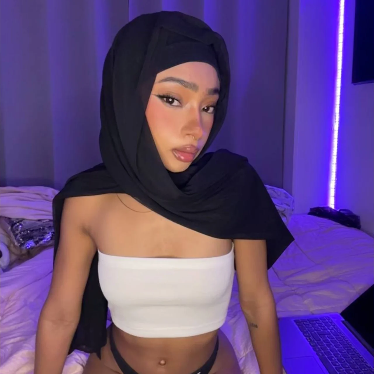 Suly - OnlyFans model