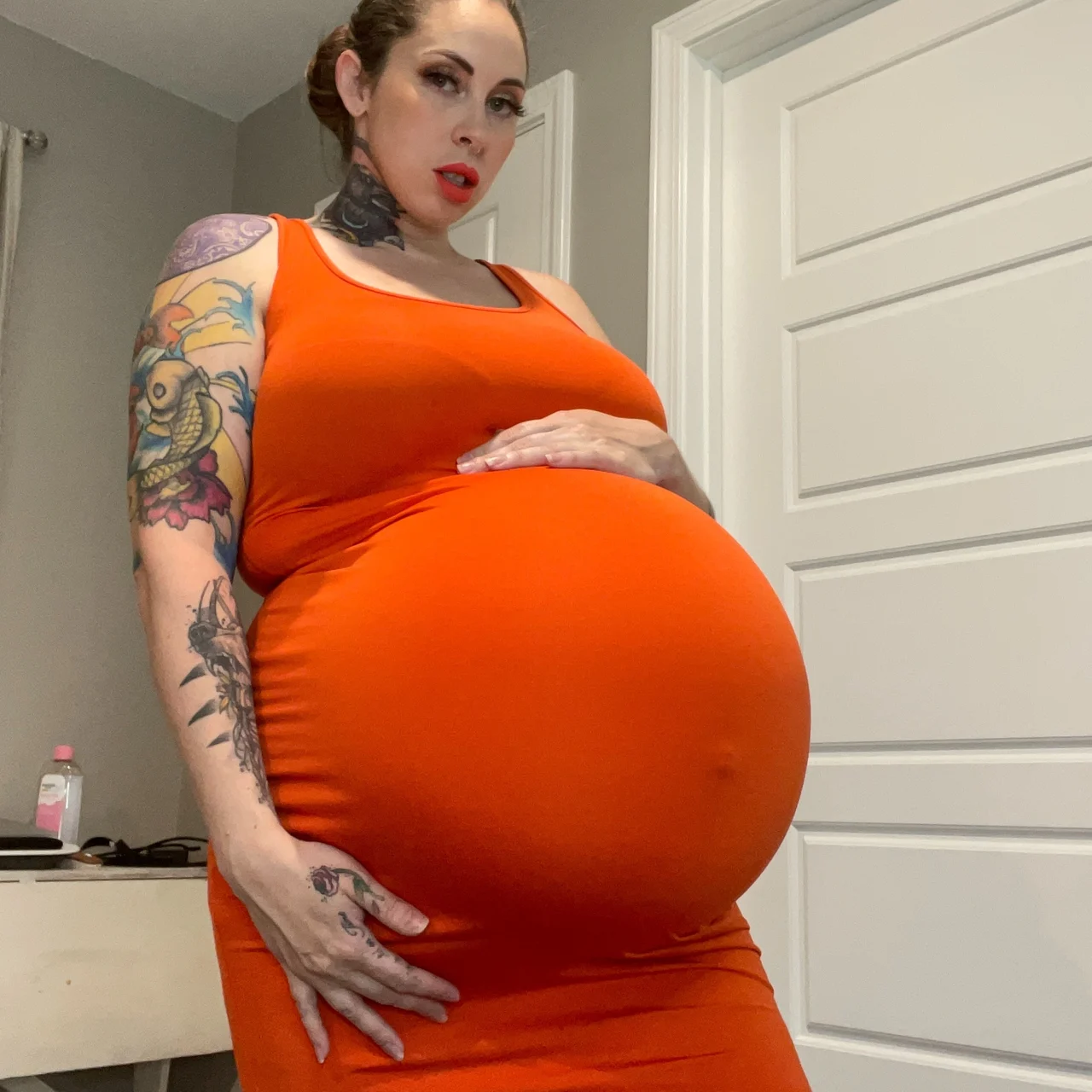 SwolledUpJessie - OnlyFans model