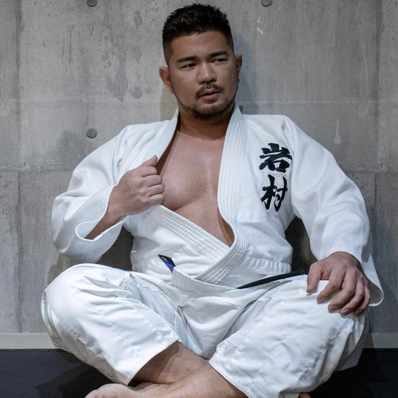 TAKASABRO (岩村隆三郎) - OnlyFans model