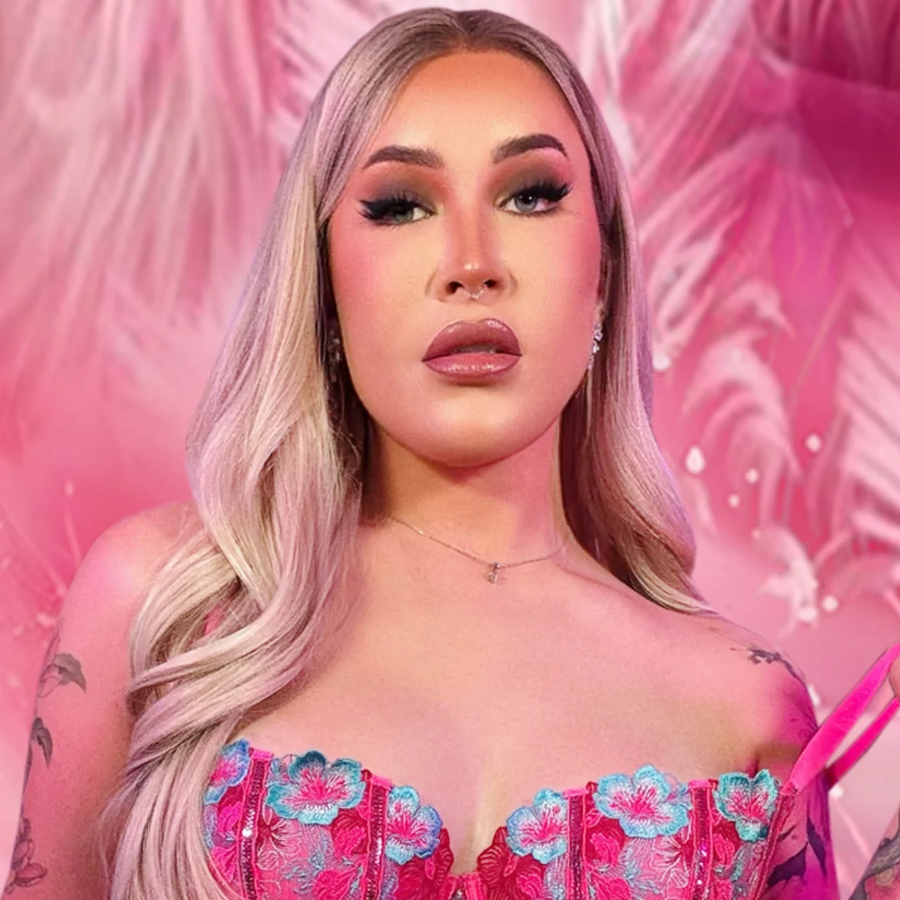 AVA 👻 LIVE 31/10! 💜 - OnlyFans model