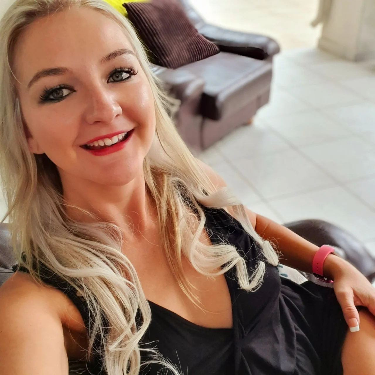 π’TheHotwifeZA π₯΅ Breed me? π β€π 0.93%π - OnlyFans model