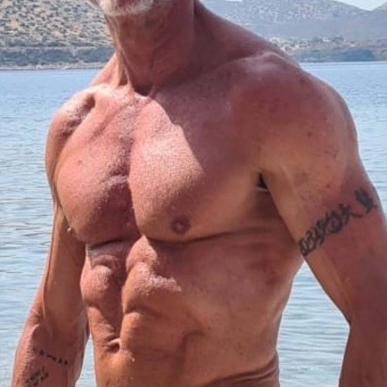 The Naked Gentleman - OnlyFans model