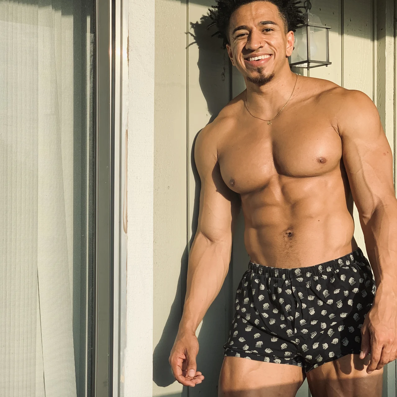 TheShawnRaymond (Free Page) - OnlyFans model