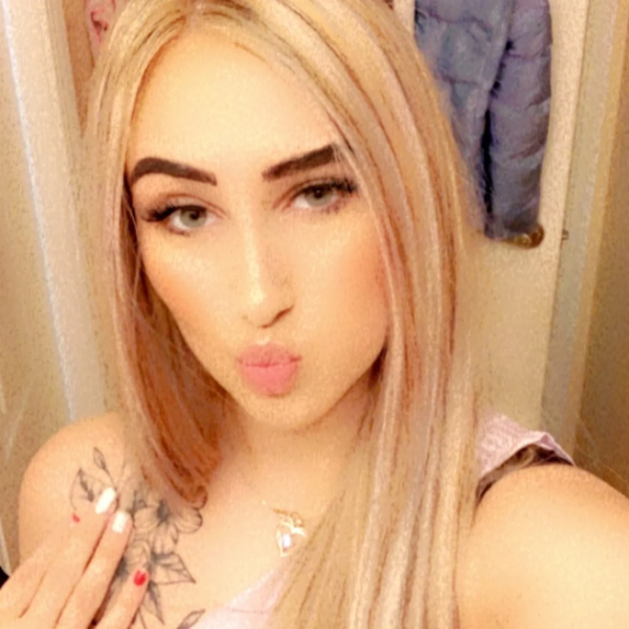 CreamyE 🤫 - OnlyFans model