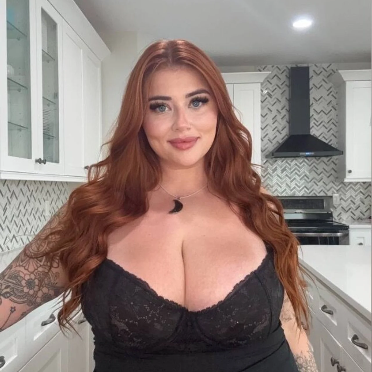 THIKKI NIKKI VIP 👑🍒💦 - OnlyFans model