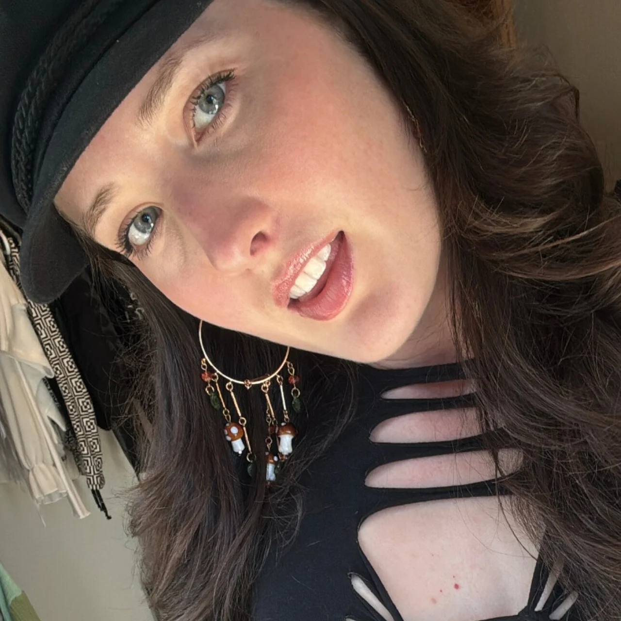 TinyPaleMarshmallow - OnlyFans model