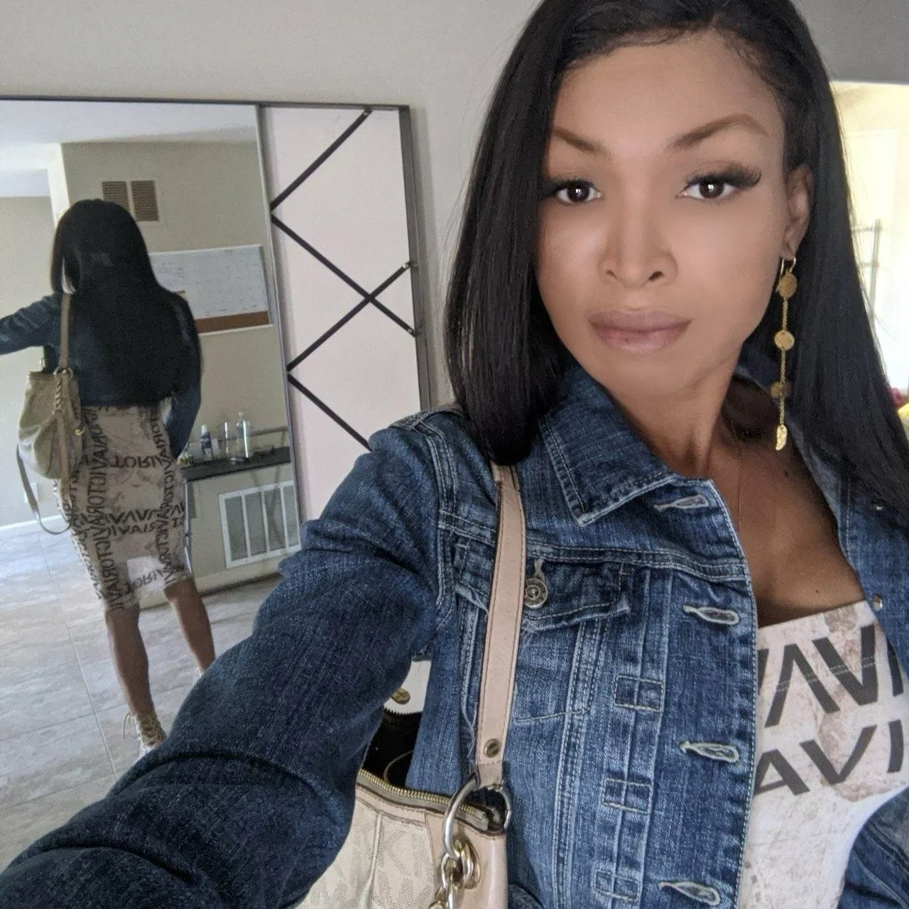 SHEMALE VANILLA - OnlyFans model